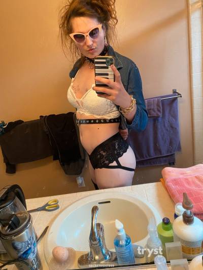 20 Year Old American Escort Los Angeles CA Brunette Blue eyes - Image 1