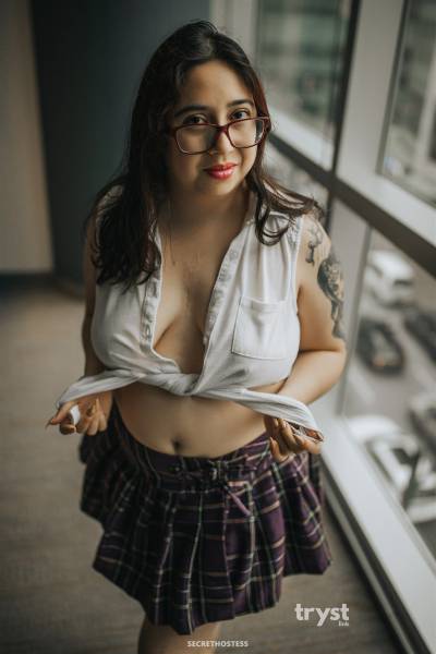 25 Year Old Filipino Escort Vancouver Brunette - Image 4