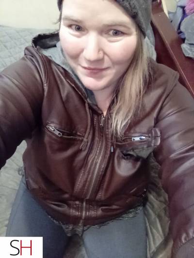 31 year old Asian Escort in Winnipeg WANT a CAR DATE with a cute curvy BLONDE