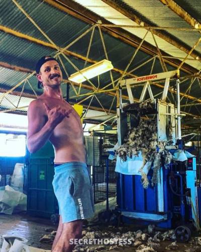 30 year old Escort in Brisbane Country NSW lad on offer