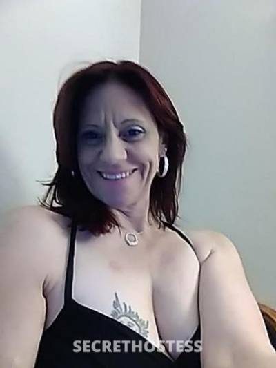 41 year old Escort in Okaloosa FL I am 41 Years Older Mom Enjoy for In call and Out call Car 
