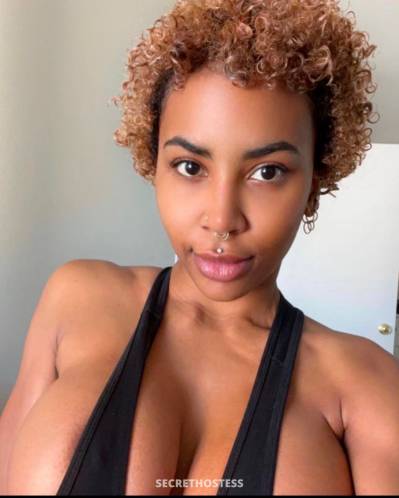 28 year old Escort in Quebec City I am available to satisfy all your sexual desires