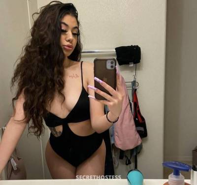 ALYA. ♡OUTCALLS __.♡𝚂𝙻𝙸𝙼 PETiTE in Montreal