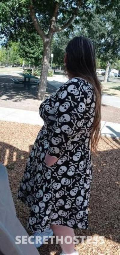 Brown eyed Brown haired babygirl looking- no deposit in Visalia CA