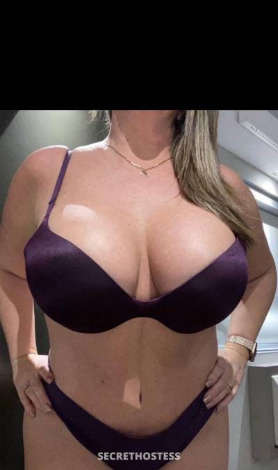 48 Year Old Asian Escort Vancouver - Image 3