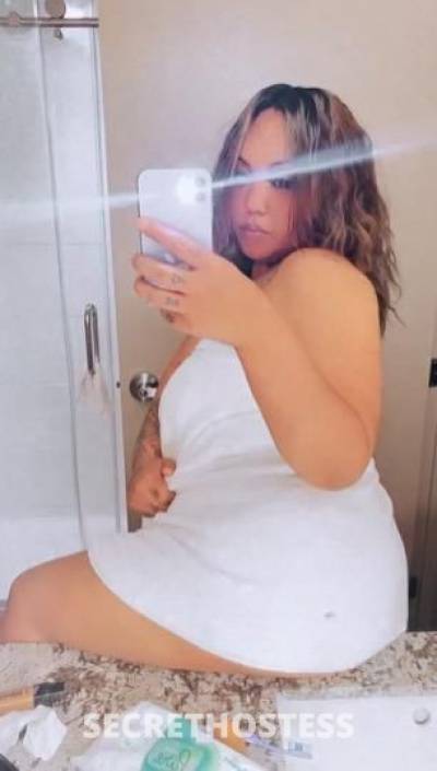 23 year old Filipino Escort in Kansas City MO LAST DAY HERE slippery when W E T cum swim in my island