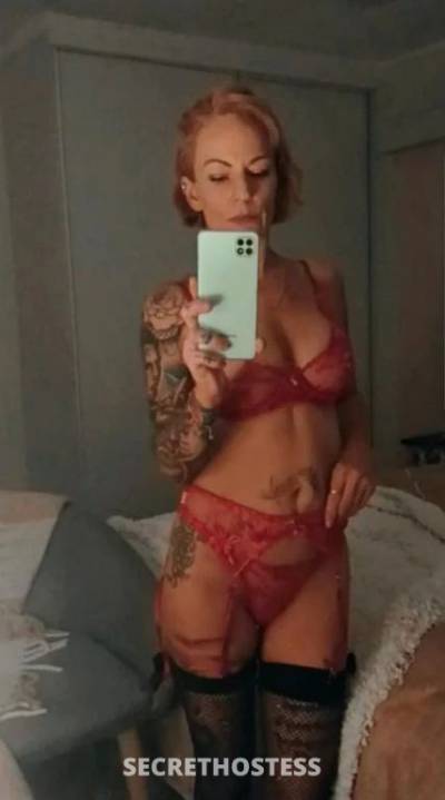 Tattooed babe in Townsville
