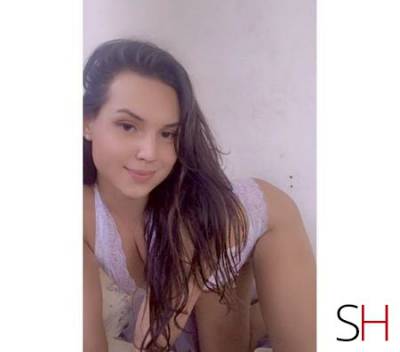 22 Year Old White Escort Aparecida De Goiania - Image 1