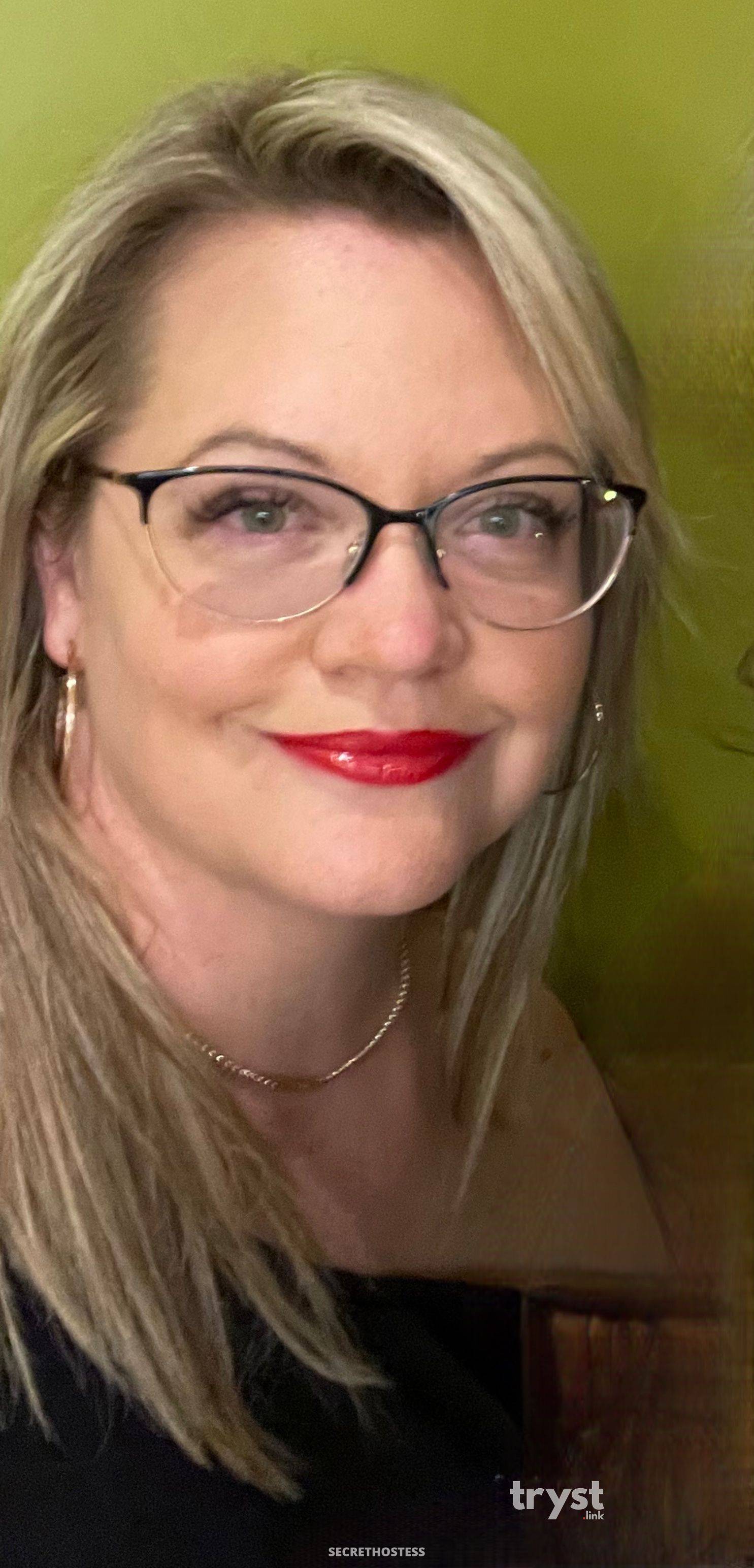 40Yrs Old Escort Size 8 160CM Tall Palm Springs CA Image - 2