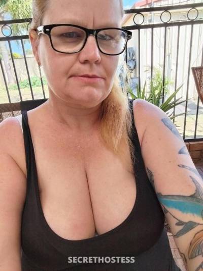 Busty aussie chick needing some help in Perth