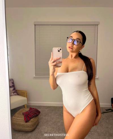 24 year old Asian Escort in Louisville KY Milky ? hookups and nudes