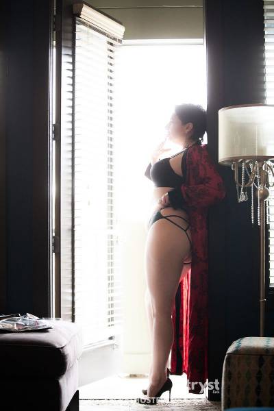 30 Year Old White Escort Atlanta GA Brunette - Image 6