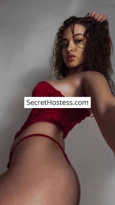 27 Year Old Caucasian Escort Dubai Brown Hair Green eyes - Image 3