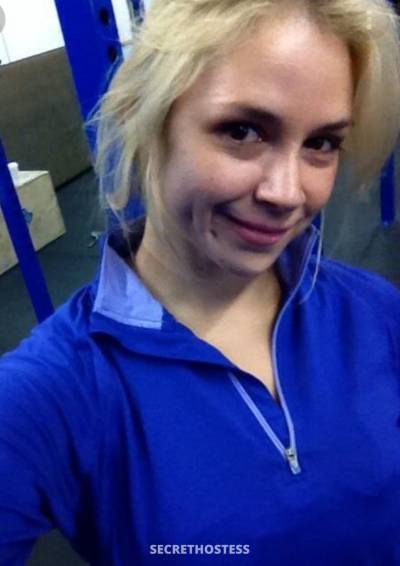 29 year old Escort in Cedar Rapids IA I'm available for both incall and outcall