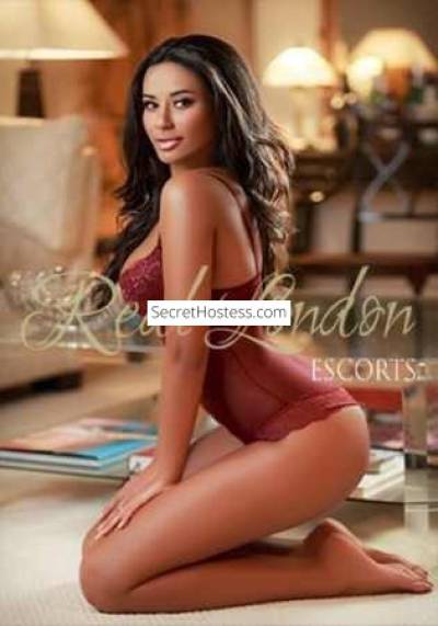 25 year old Hungarian Escort in Milton Keynes Bedford Cloe - Best Party Escort For Outcall