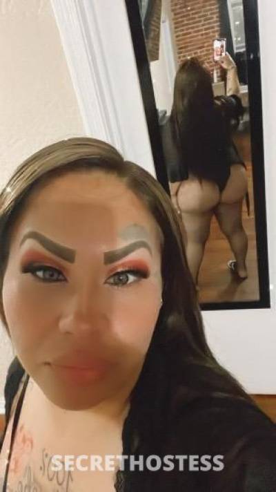 27 year old Latino Escort in Los Angeles CA Pretty face thick latina