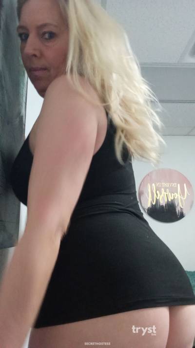 40 year old Caucasian Escort in Plano TX kelly - When discretion matters