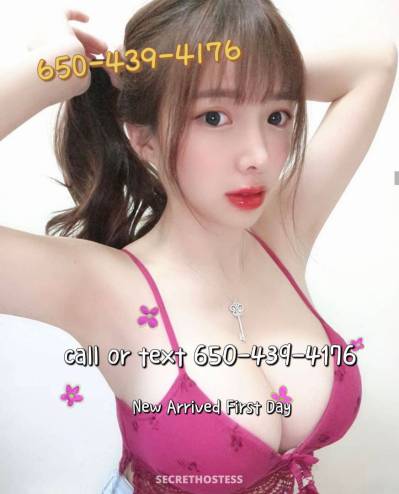 22 Year Old Asian Escort Chicago IL - Image 6