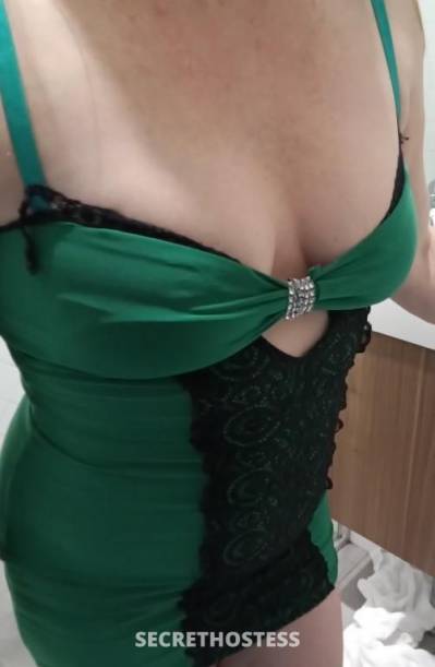 Horny Little Housewife Hosting Now in Newcastle