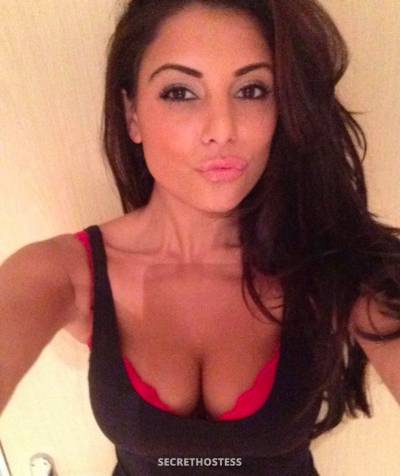 26 year old Asian Escort in Topeka KS Sexy Lady Looking for Matured Hookup