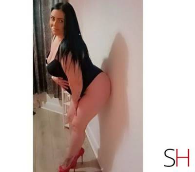 Hi! I'm Anca, I'm 31 years old and I like meeting new people in Croydon