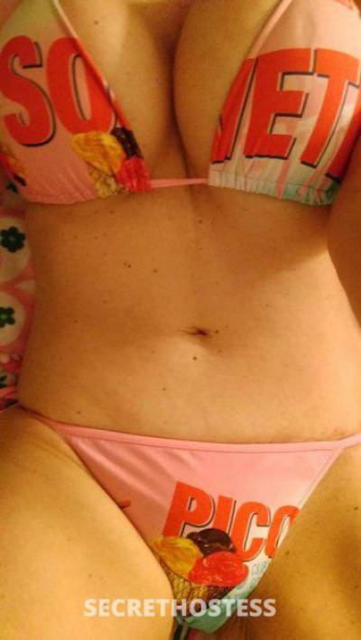 Easy-going white female 38, 36DD with long legs!Independent in Hampton VA