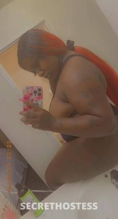 New to town ...... THICKE chocolate babe in Manhattan KS