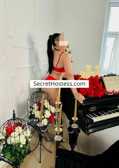 31 Year Old Caucasian Escort Vienna Black Hair - Image 7