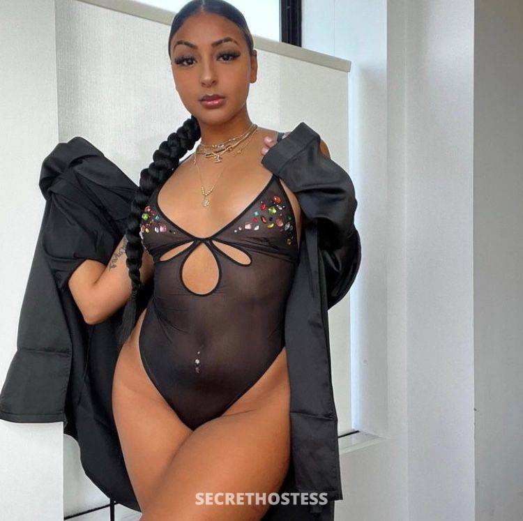 Julian 24Yrs Old Escort Size 10 Iowa City IA Image - 3