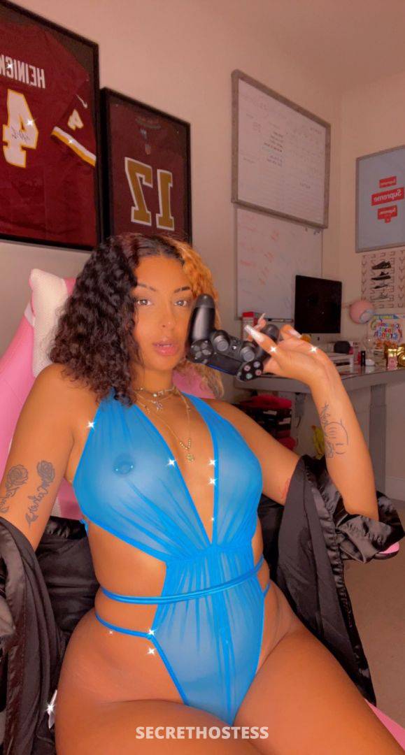 Julian 24Yrs Old Escort Size 10 Iowa City IA Image - 8