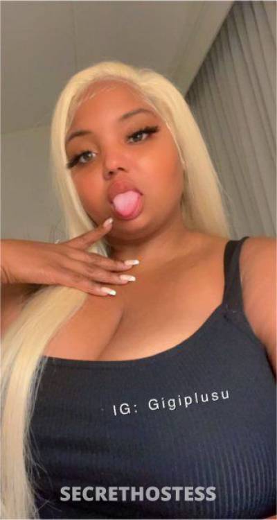 26 year old French Escort in Frederick MD Pretty face, curvy waist and a dazzling smile that never 