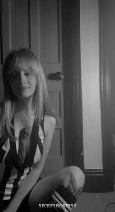 26 year old Asian Escort in Des Moines IA Escort available