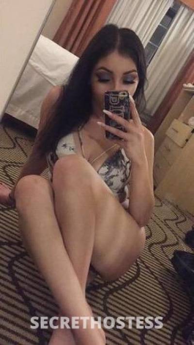 Slim Sexy Queen -- Ready to stretch around your Dick -- Very in Youngstown OH