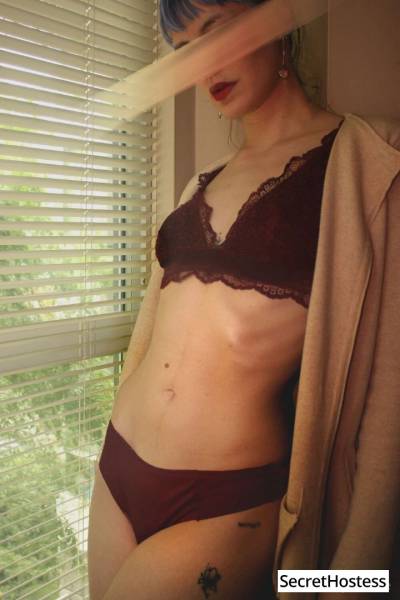 24 Year Old Escort Vancouver Blue eyes - Image 4