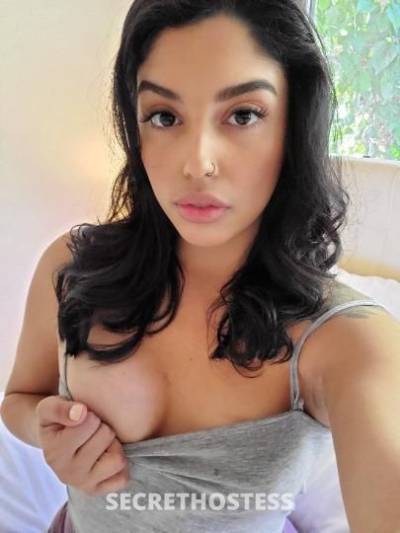 26 year old Escort in College Station TX Facetime fun nasty videos for sell all three holes available