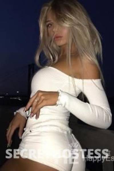 21 year old Escort in Frankfurt Dara
