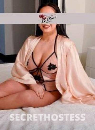 20 Year Old Asian Escort Hamburg - Image 7