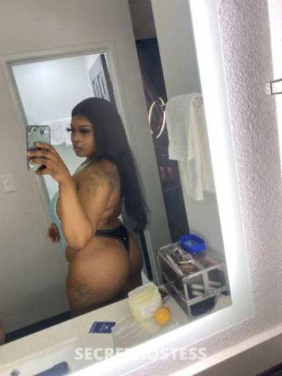 25 year old Escort in Memphis TN lemme Rain ? on you baby