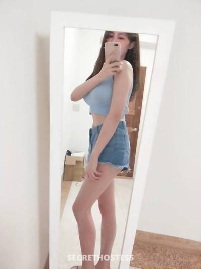23 year old Malaysian Escort in Melbourne Pure Sensuality Killer Figure Meet The Best! Malaysia Girl 