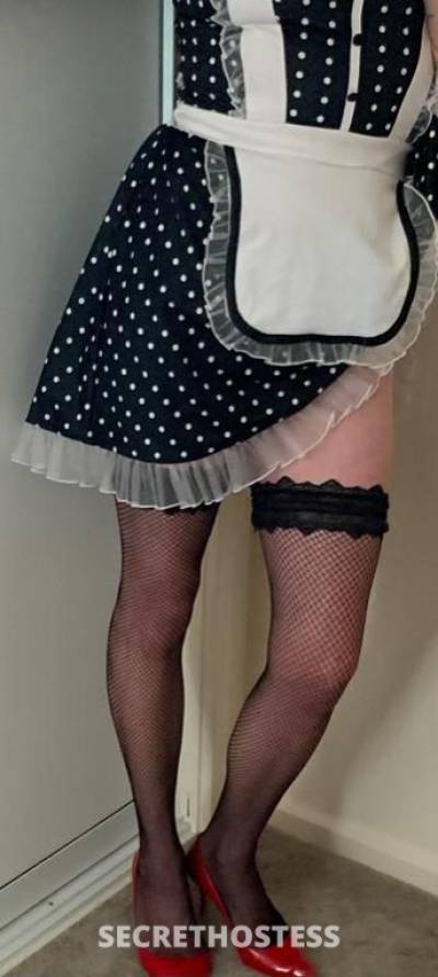40 year old Escort in Chifley Canberra Sexy Maid For Your Home Cleaning