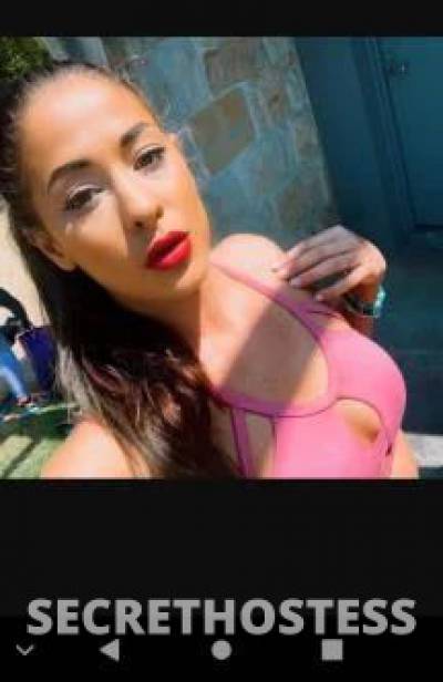 28 year old Asian Escort in Aeroglen Cairns Here for 4 days only! Italian bombshell