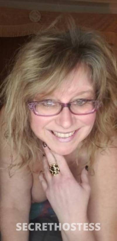 46Yrs Old Escort Green Bay WI Image - 2