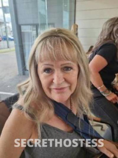 52 year old Escort in Alexandra Mackay Massage Service - Erotic