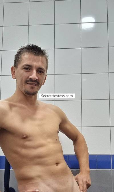 25 year old European Escort in Enfield London Alex Chor