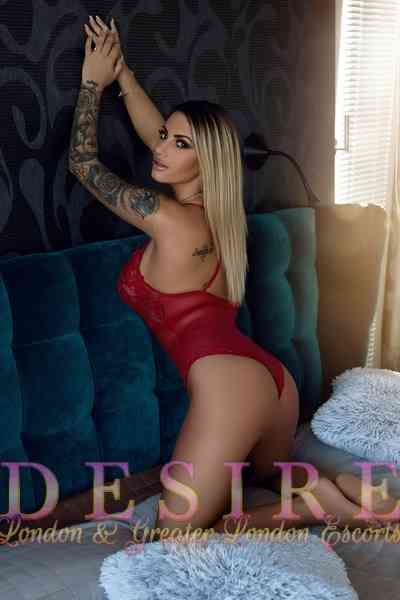 22 year old Escort in London Roxy - Outcalls Only - Desire Escorts Agency