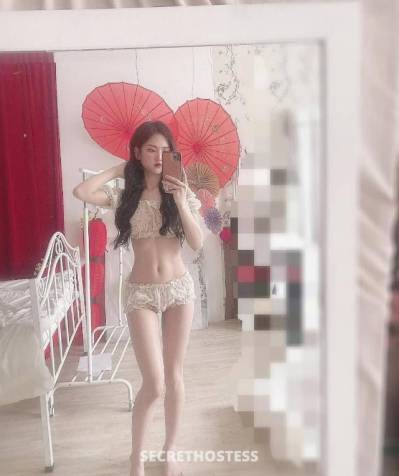 24 Year Old Chinese Escort Chicago IL - Image 1