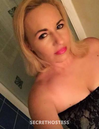 38 year old Escort in Bowen Hills Brisbane Tara pretty busty blonde
