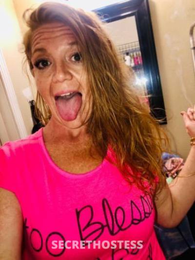 37 year old Escort in Memphis TN Scarlett rose natural redhead thick milf
