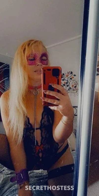 37 year old Escort in Augustine Heights Brisbane Come play with me, hosting in goodna area today