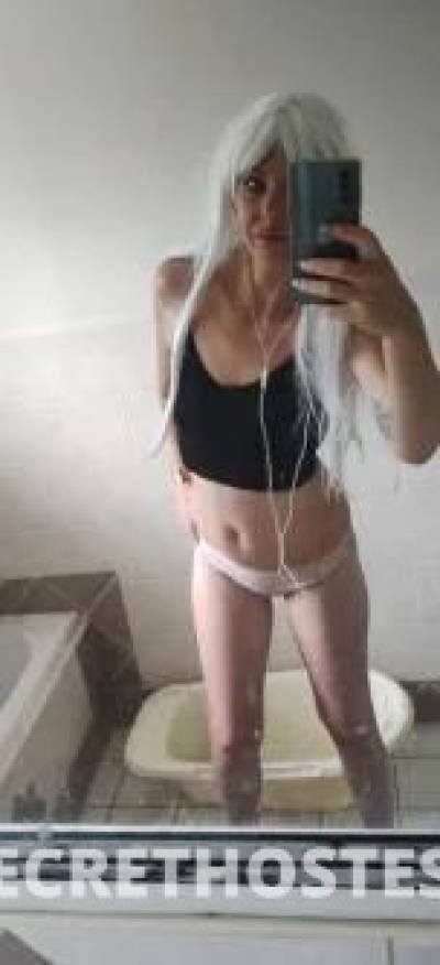 Female seeking nice accommodation willing to trade – 40 in Brisbane